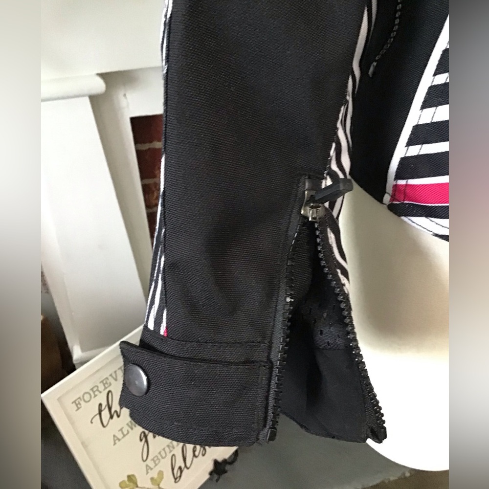 Shift Women’s Motorcycle Jacket.Euc - image 5